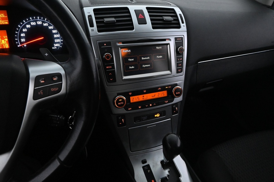 Toyota Avensis vaihtoauto