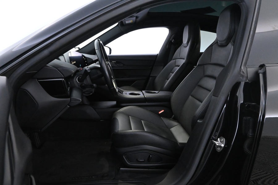 Porsche Taycan vaihtoauto