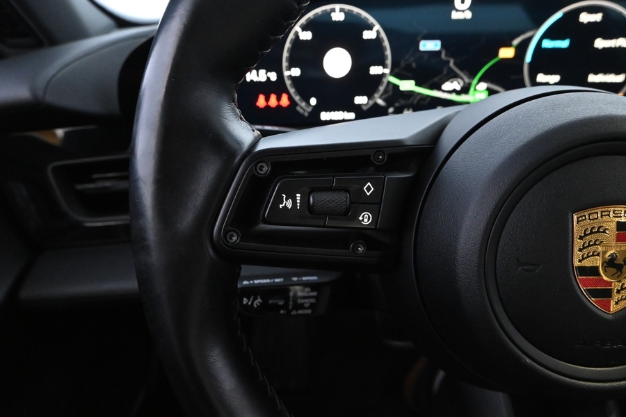 Porsche Taycan vaihtoauto