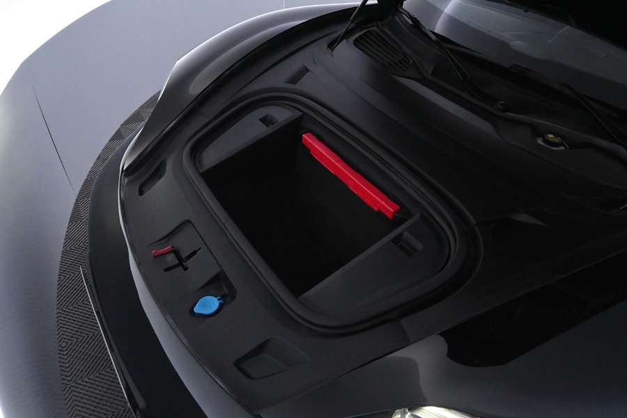 Porsche Taycan vaihtoauto