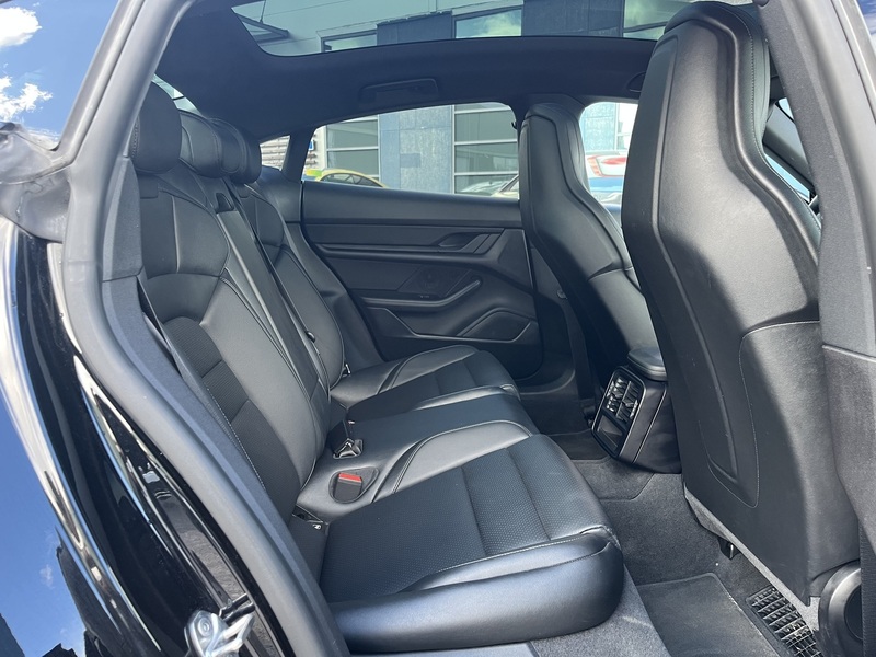 Porsche Taycan vaihtoauto