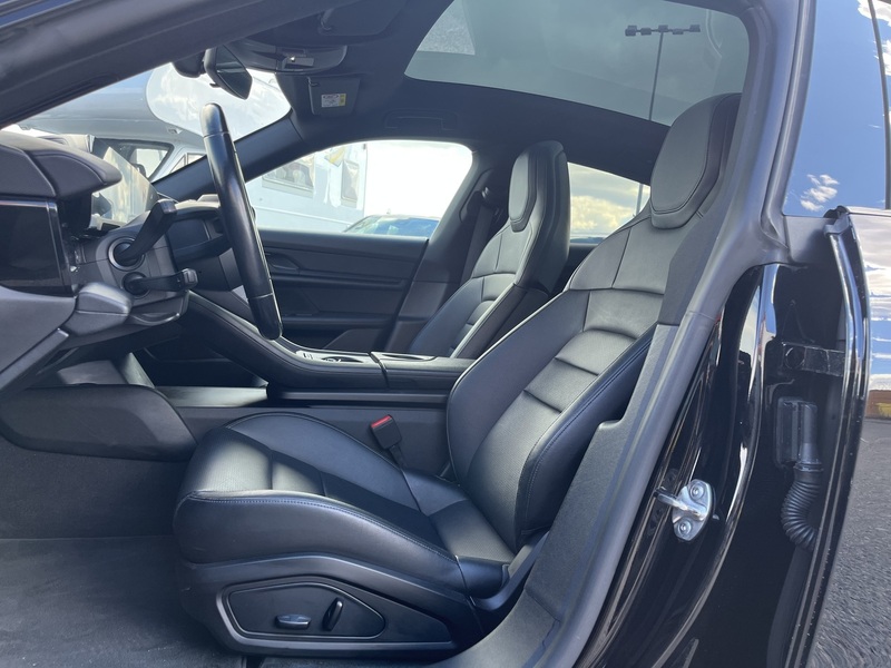 Porsche Taycan vaihtoauto