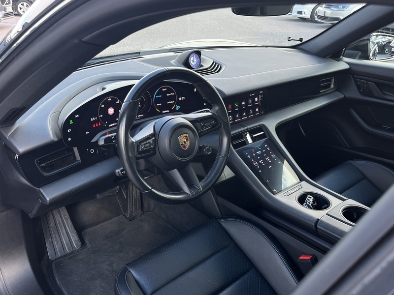 Porsche Taycan vaihtoauto