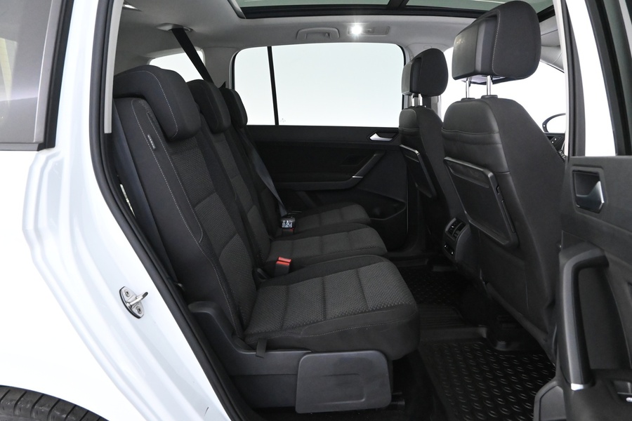 Volkswagen Touran vaihtoauto