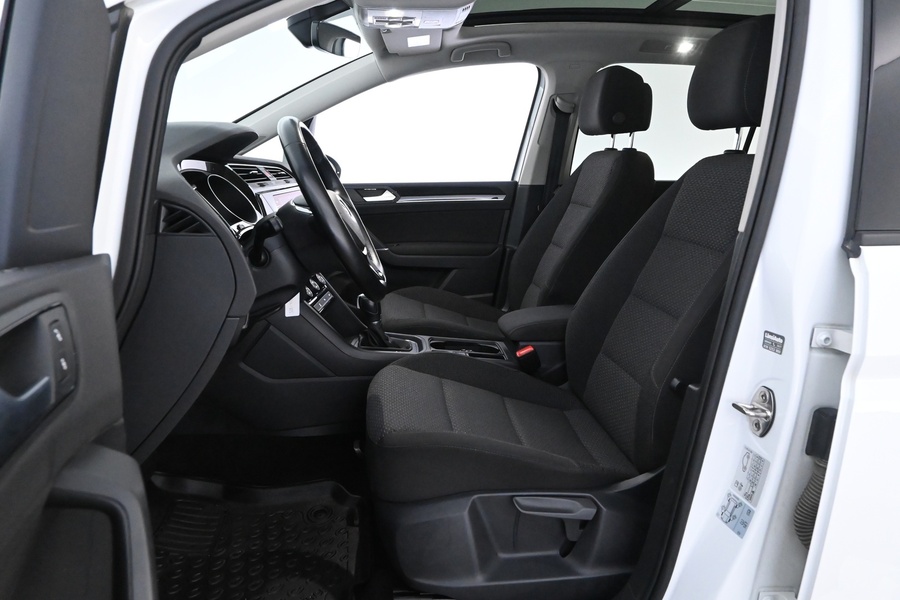 Volkswagen Touran vaihtoauto