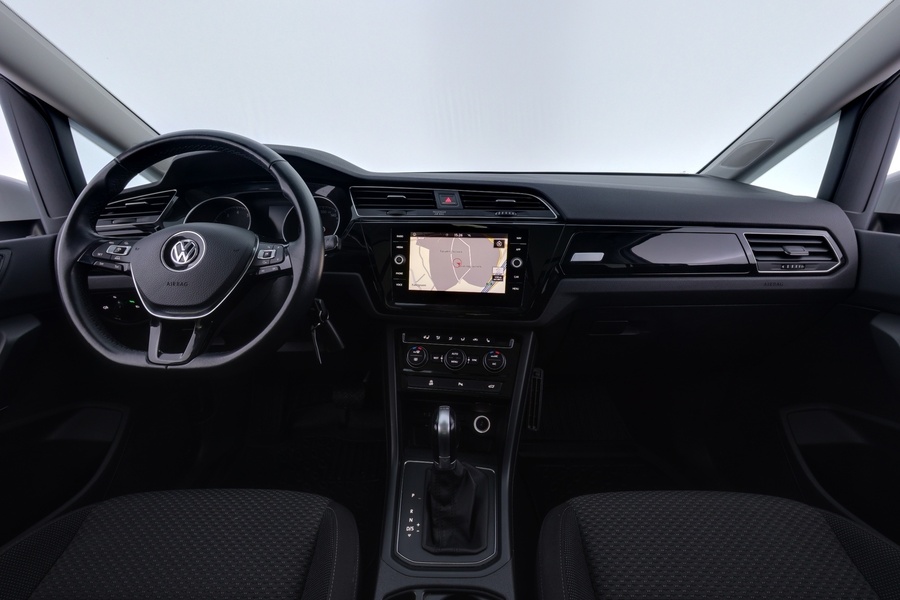 Volkswagen Touran vaihtoauto
