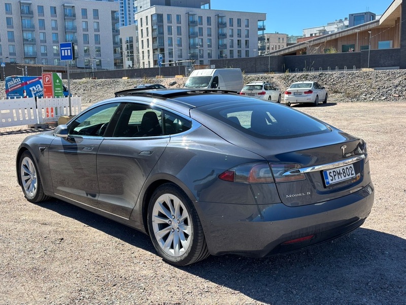 Tesla Model S vaihtoauto