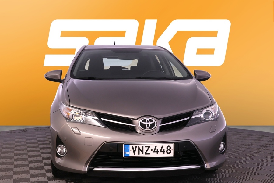 Toyota Auris vaihtoauto