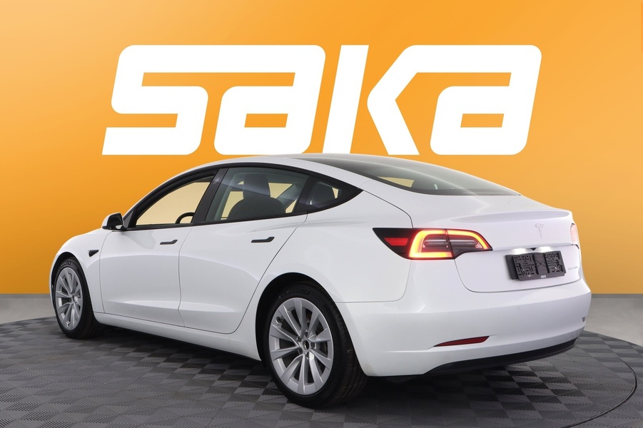 Tesla Model 3 vaihtoauto