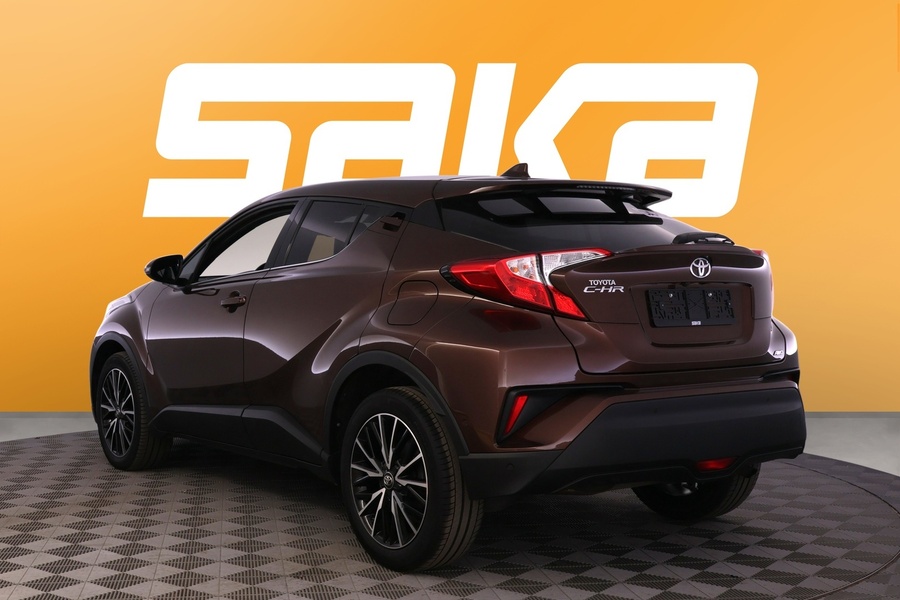 Toyota C-HR vaihtoauto