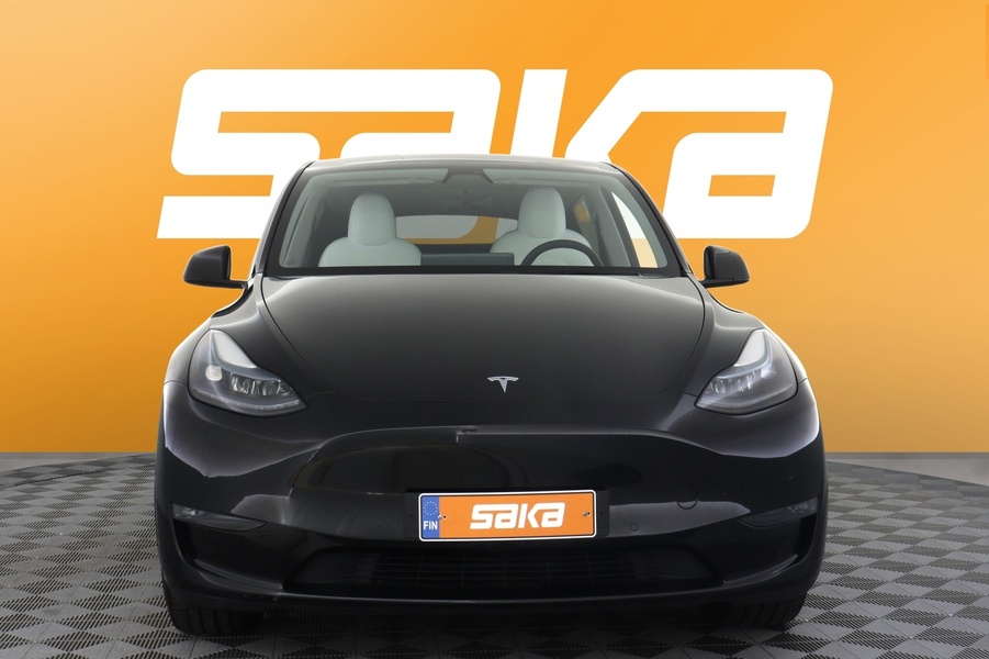 Tesla Model Y vaihtoauto