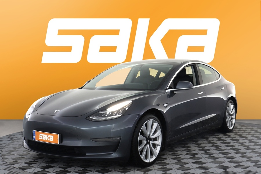 Tesla Model 3 vaihtoauto
