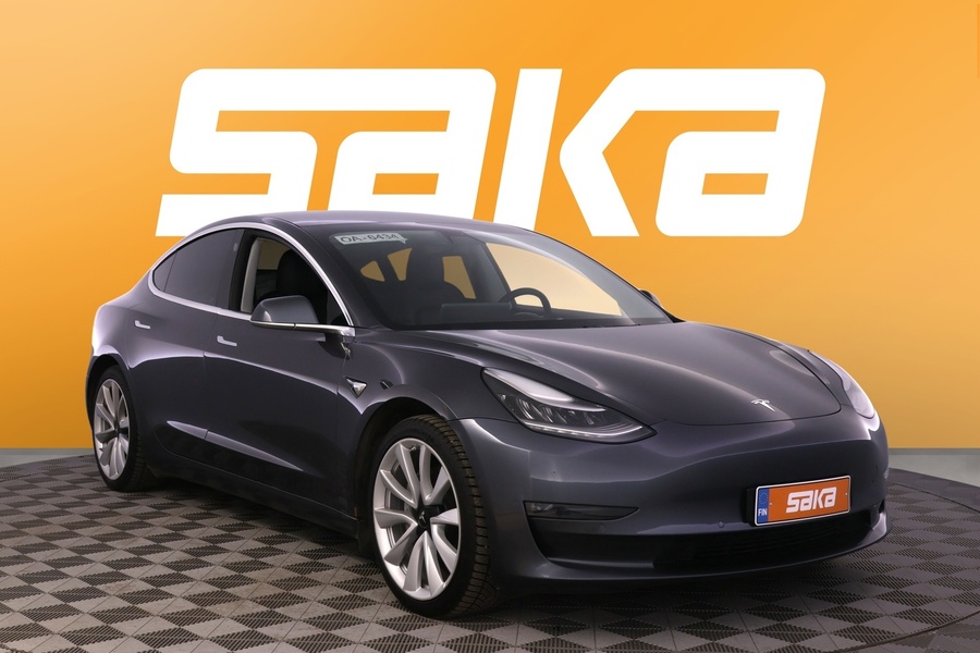 Tesla Model 3 vaihtoauto