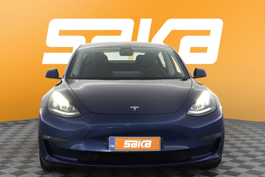 Tesla Model 3 vaihtoauto