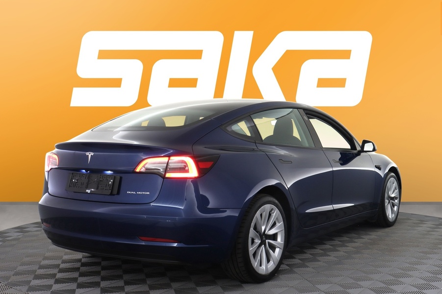 Tesla Model 3 vaihtoauto