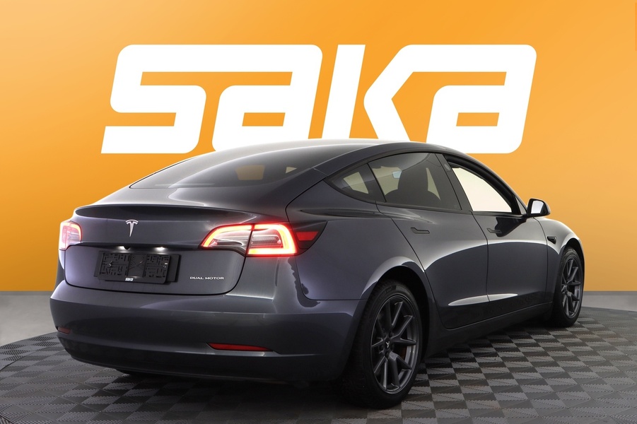 Tesla Model 3 vaihtoauto