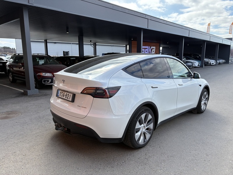 Tesla Model Y vaihtoauto