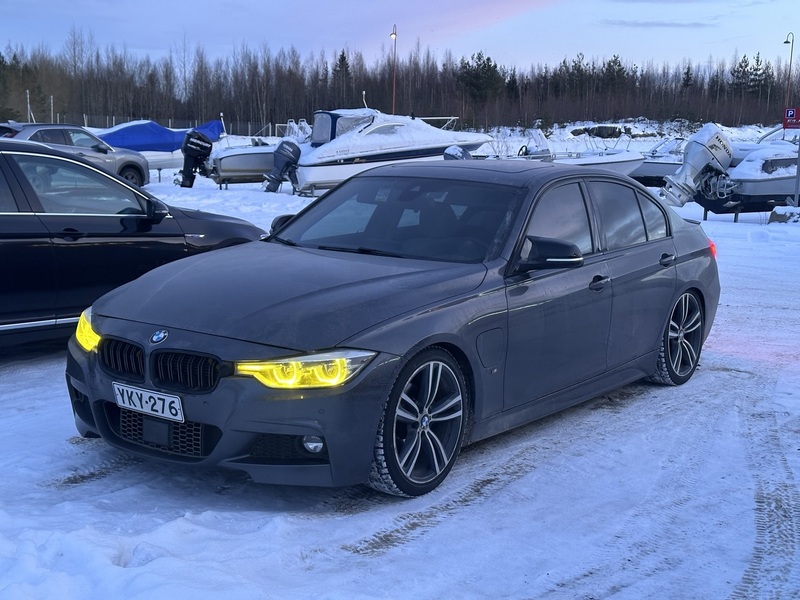 BMW 330 vaihtoauto