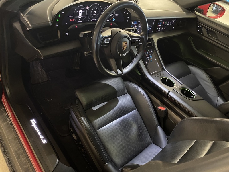 Porsche Taycan vaihtoauto