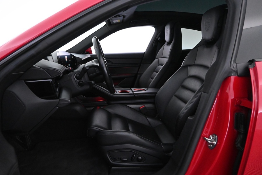 Porsche Taycan vaihtoauto