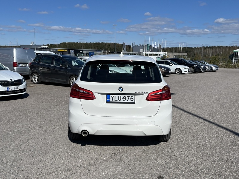 BMW 225 vaihtoauto