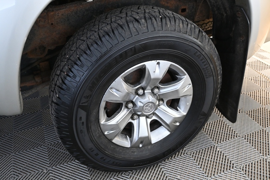 Toyota Hilux vaihtoauto