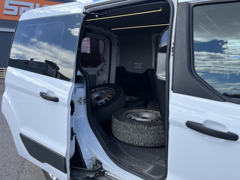 Ford Transit Connect vaihtoauto