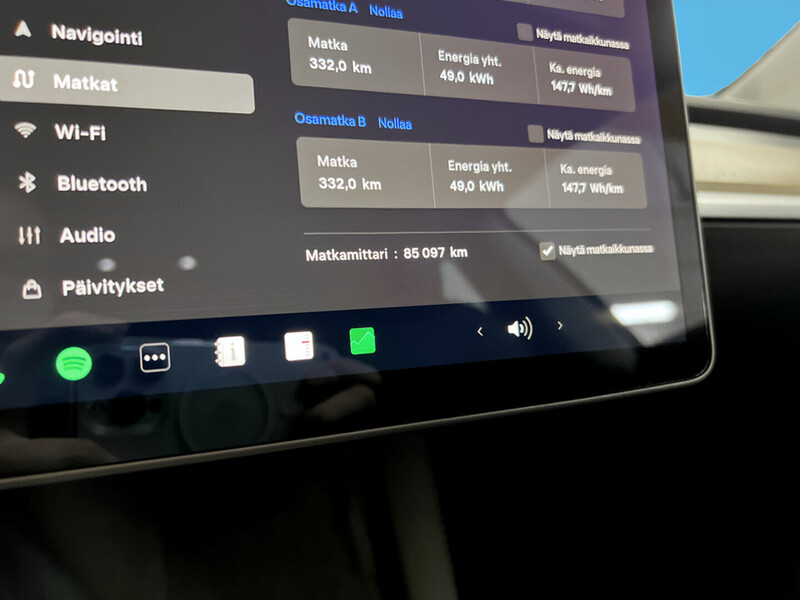 Tesla Model 3 vaihtoauto