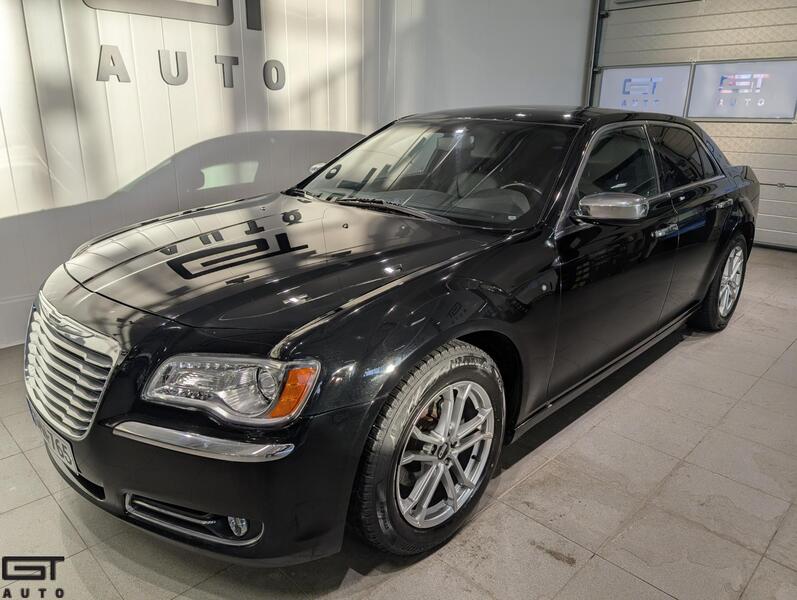 Chrysler 300C vaihtoauto