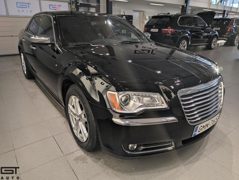 Chrysler 300C vaihtoauto