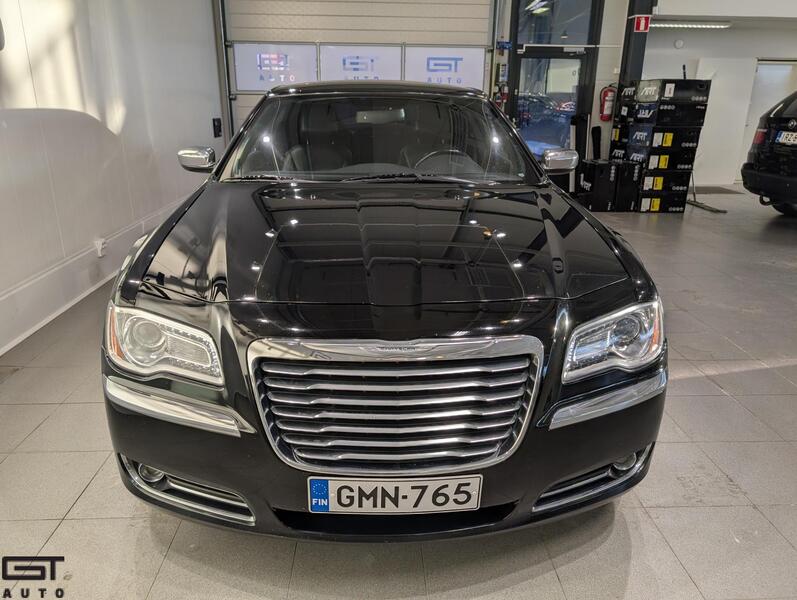 Chrysler 300C vaihtoauto