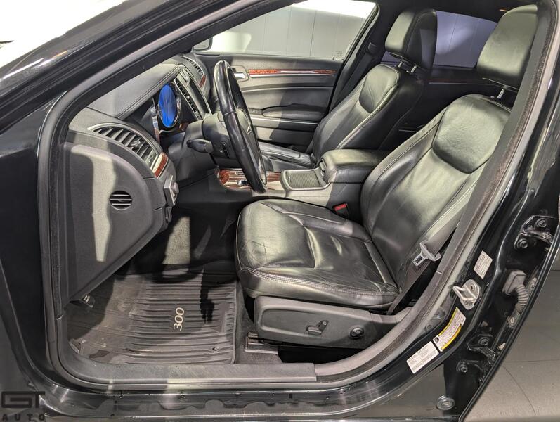 Chrysler 300C vaihtoauto