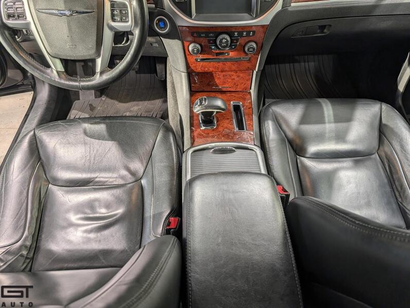 Chrysler 300C vaihtoauto