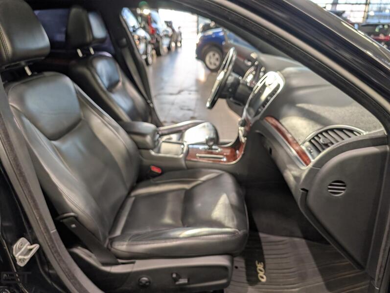 Chrysler 300C vaihtoauto