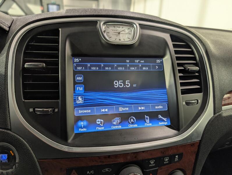 Chrysler 300C vaihtoauto