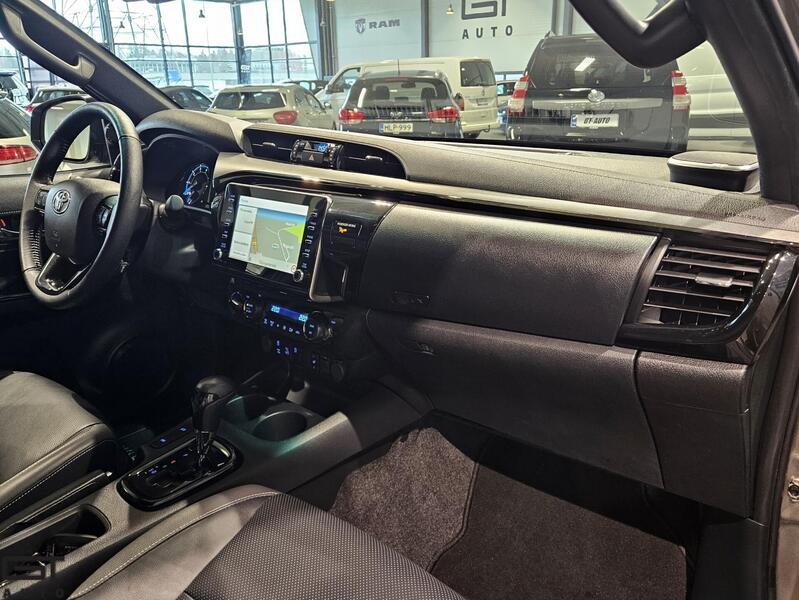 Toyota Hilux vaihtoauto