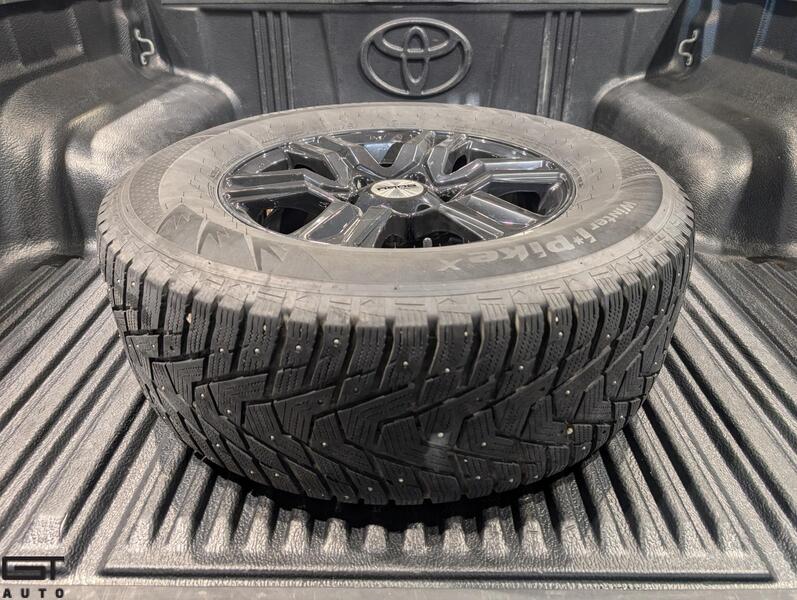 Toyota Hilux vaihtoauto