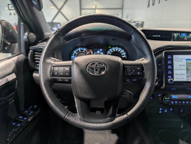 Toyota Hilux vaihtoauto