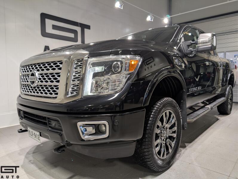 Nissan Titan vaihtoauto