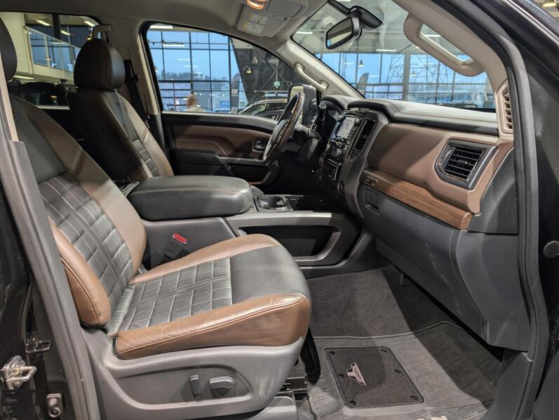 Nissan Titan vaihtoauto