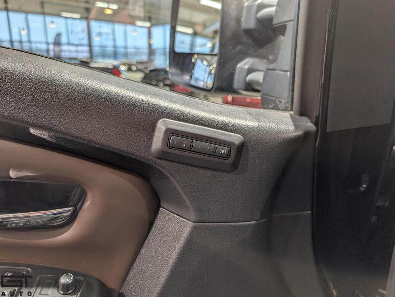 Nissan Titan vaihtoauto