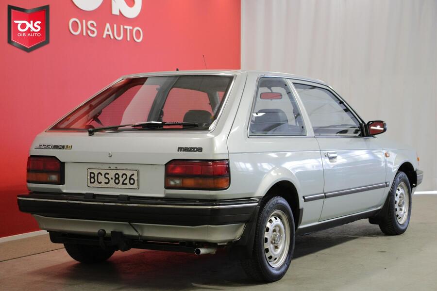 Mazda 323 vaihtoauto