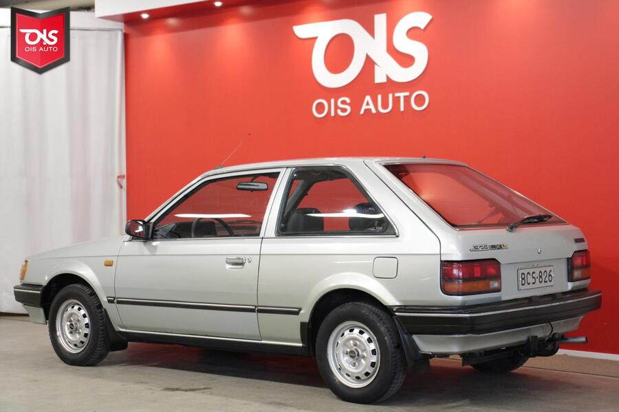 Mazda 323 vaihtoauto