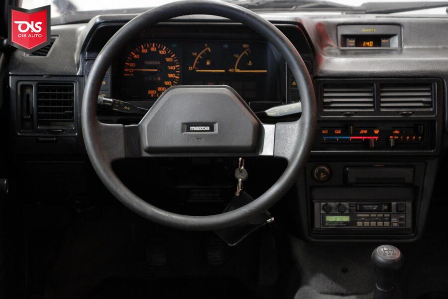 Mazda 323 vaihtoauto