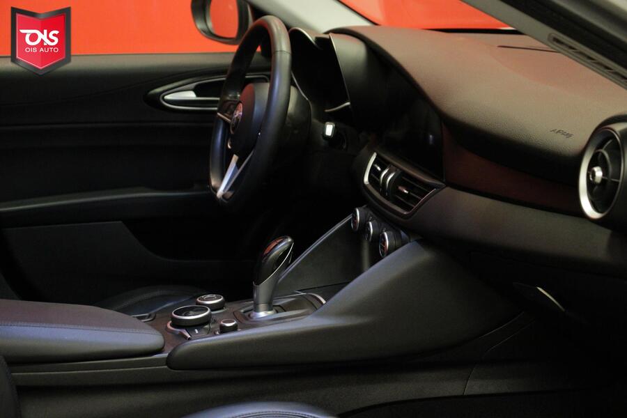 Alfa Romeo Giulia vaihtoauto