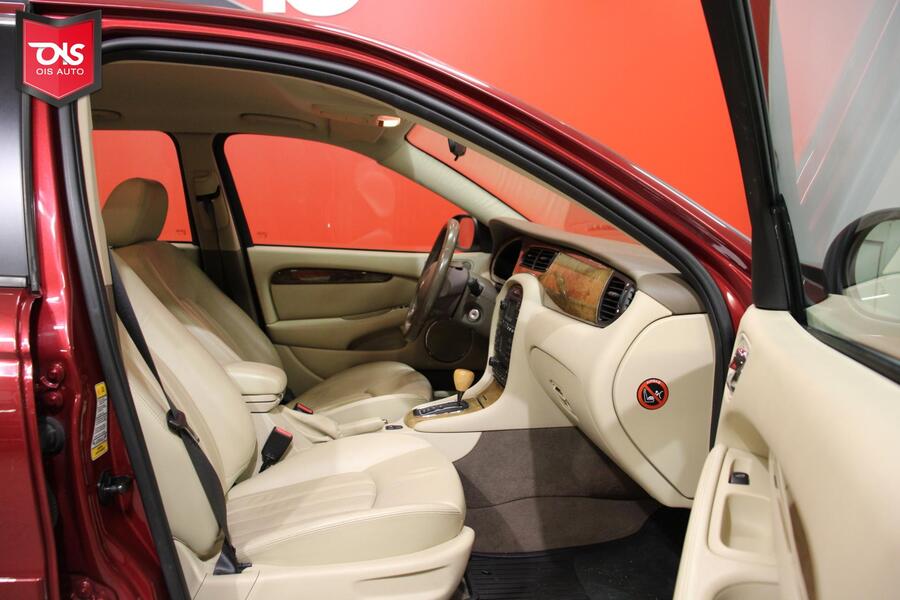 Jaguar X-Type vaihtoauto