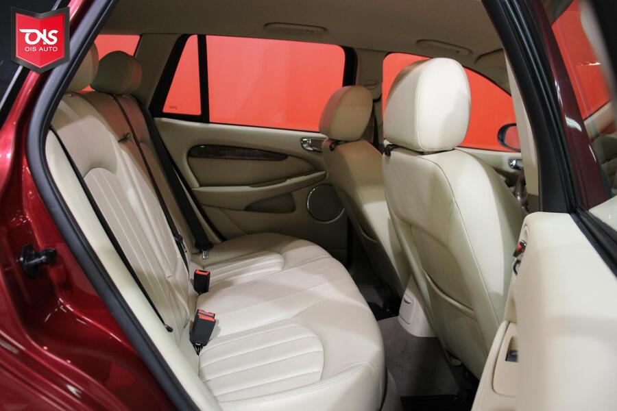 Jaguar X-Type vaihtoauto