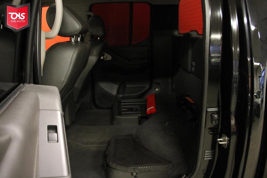 Nissan Navara vaihtoauto