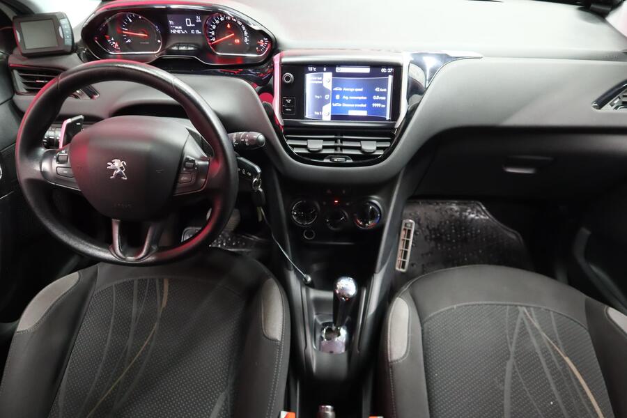 Peugeot 208 vaihtoauto