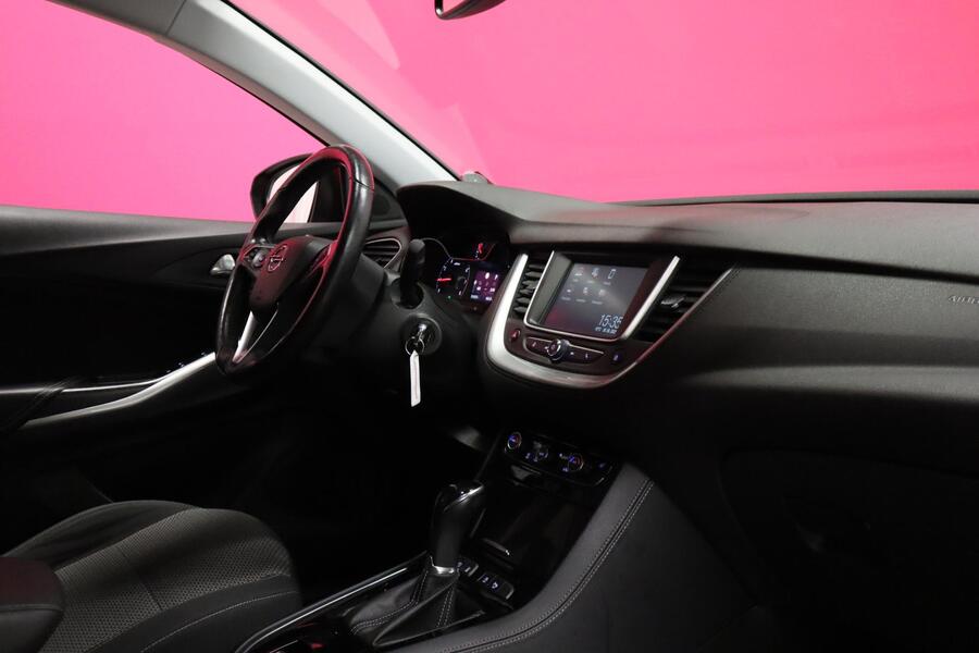 Opel Grandland X vaihtoauto